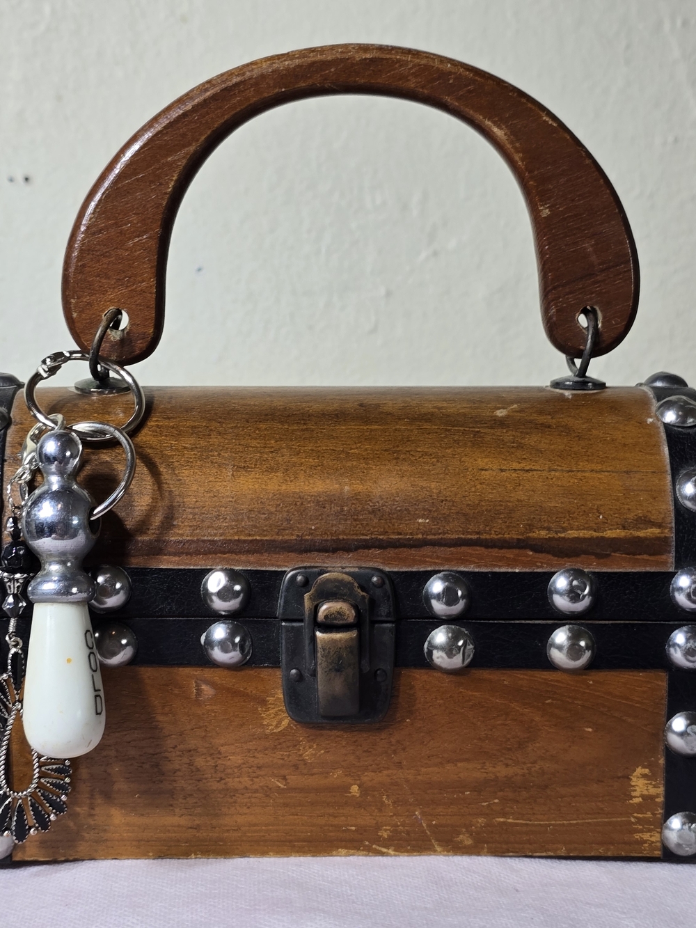 Encore Vintage Wooden Box Handbag Brown Wood Black Leather Metal Studded 1960s - Picture 2 of 16
